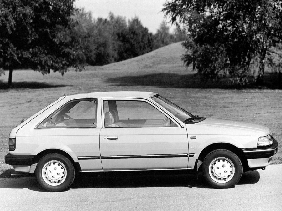  Mazda 323 3-Door 1985 года  (фото 4 из 5)